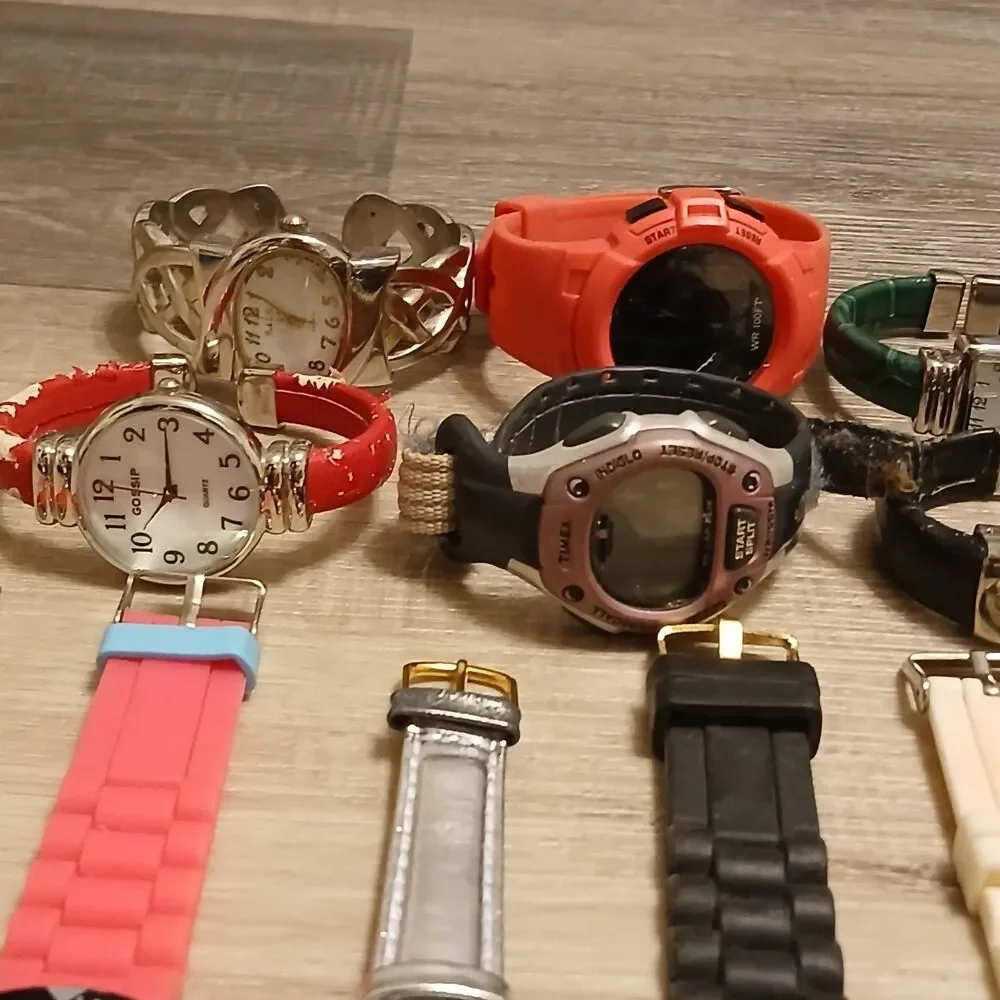 Huge Watch Lot of 40+ Mixed Brands Vintage & Modern Parts/Repair Untested-Box D5